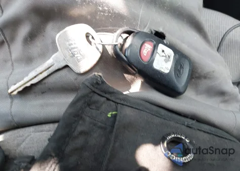 2017 Hyundai Elantra Se z USA, uszkodzony, nr VIN KMHD84LF4HU405831